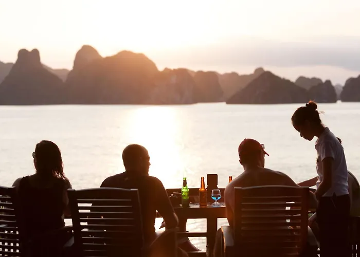 Mila Lux Cruises Hạ Long