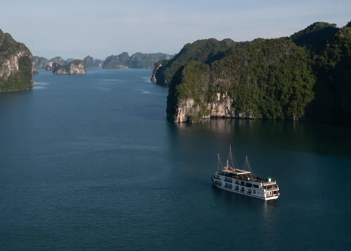 Mila Lux Cruises Khách sạn