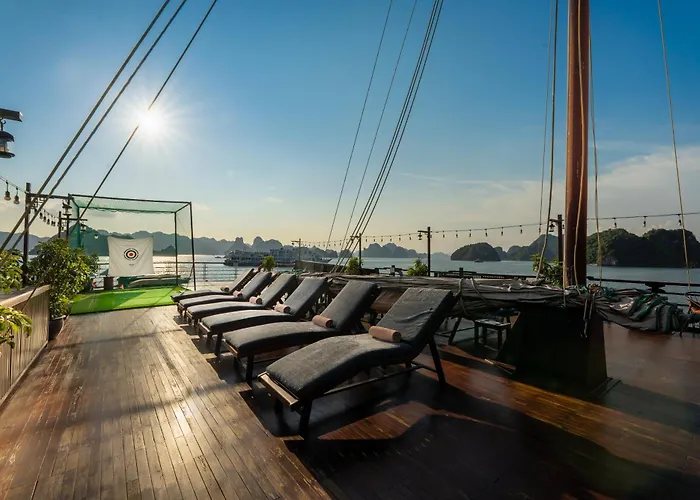 Khách sạn Mila Lux Cruises Hạ Long
