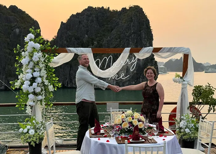 Mila Lux Cruises Khách sạn 4*