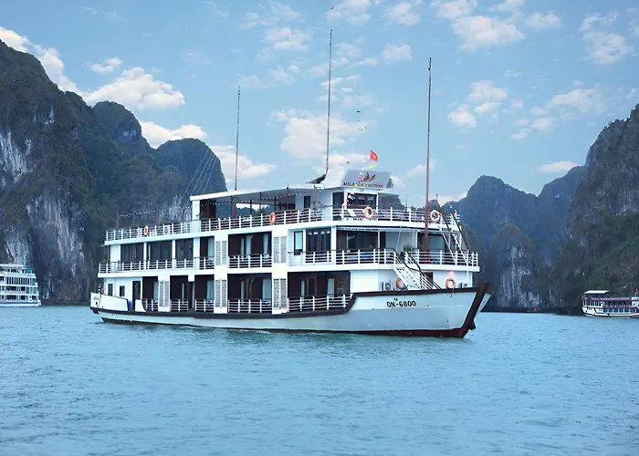 Mila Lux Cruises Khách sạn Hạ Long