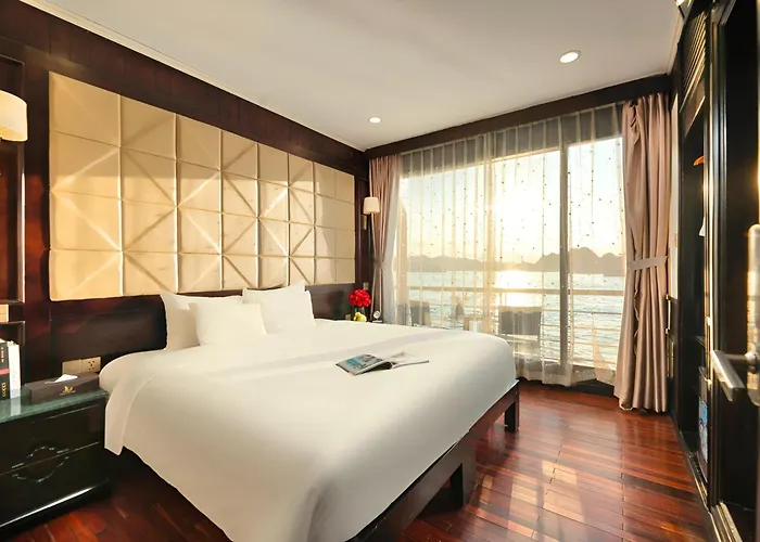Khách sạn Mila Lux Cruises Hạ Long
