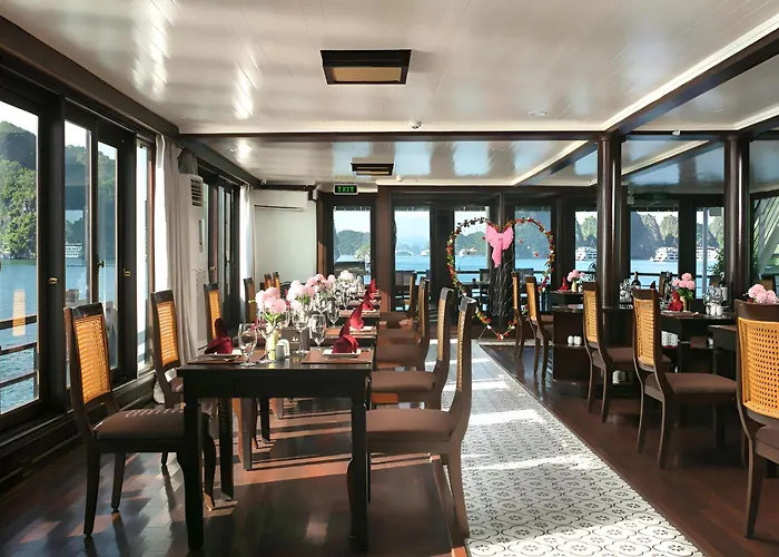 Khách sạn Mila Lux Cruises 4*