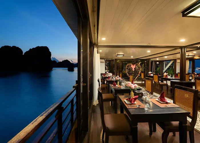 Mila Lux Cruises Khách sạn 4*